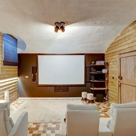 Castle With Wellness And Zipline, Cleaning Included * Gesves