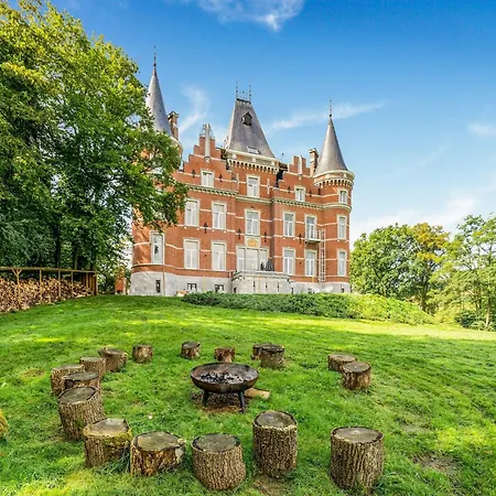 Castle With Wellness And Zipline, Cleaning Included Ferienhaus