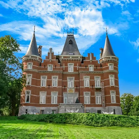 Castle With Wellness And Zipline, Cleaning Included * Gesves